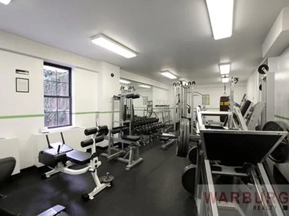 222 West 14th Street image 1 of 5