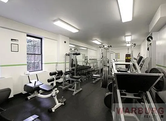 Sold by Warburg | media 9