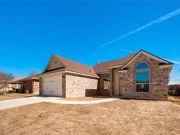3rd image of 513 Heather Ln