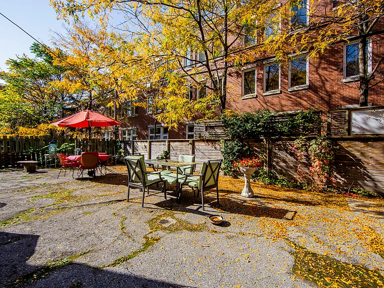 50 Walmer Rd #203 — Photo 7
