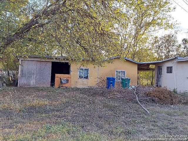 2nd image of 1820 San Patricio St