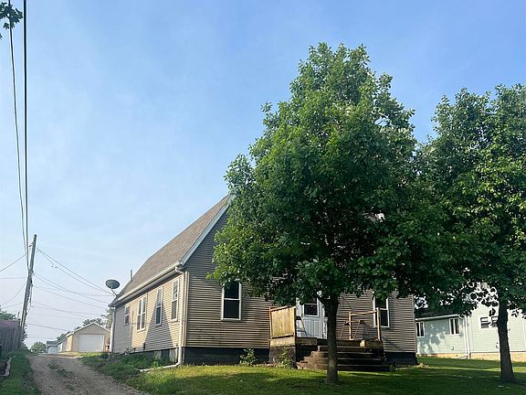 3rd image of 404 Bethel St