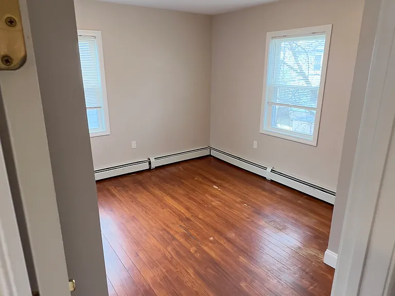27 Ayr St #2 — Photo 5