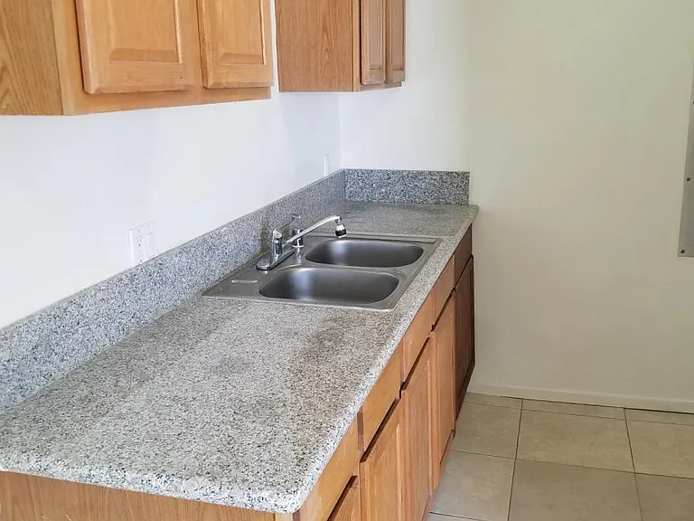 659 S Webster Ave #17 — Photo 2