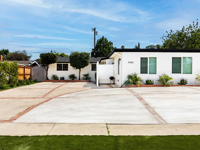 20660 Lemay St — Photo 31