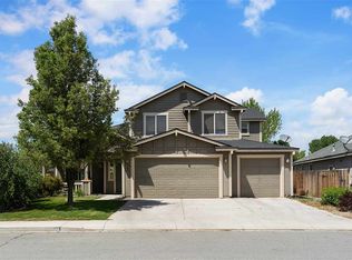 882 Garnet Way, Fernley, NV 89408