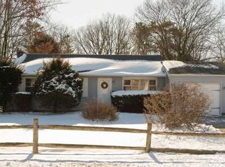 230 Old Country Rd, Deer Park, NY 11729