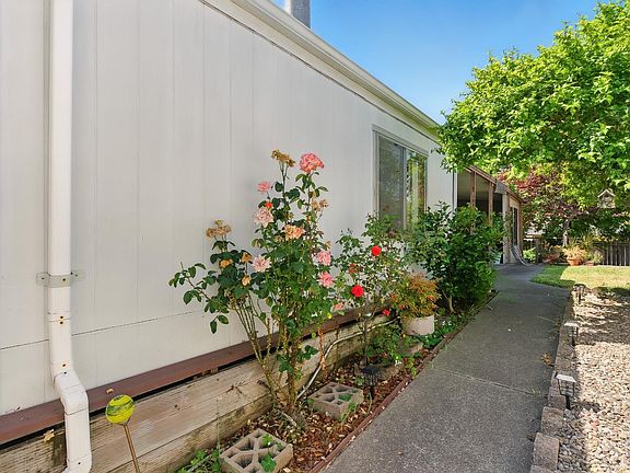4th image of 154 Brookview Court