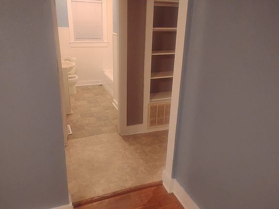 3rd image of 1725 S Sunrise Dr