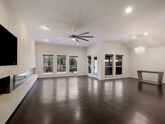 3rd image of 5 Carah Ct