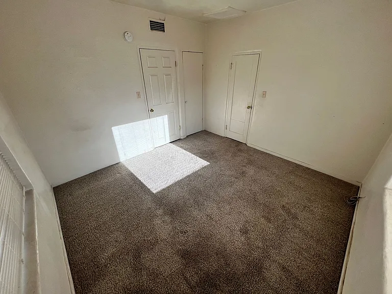 3706 E Fairmount St — Photo 22