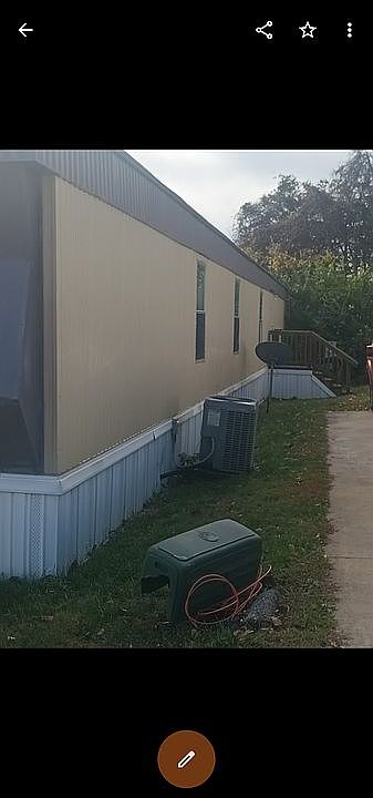 1st image of 157 Cardinal Ln House 157