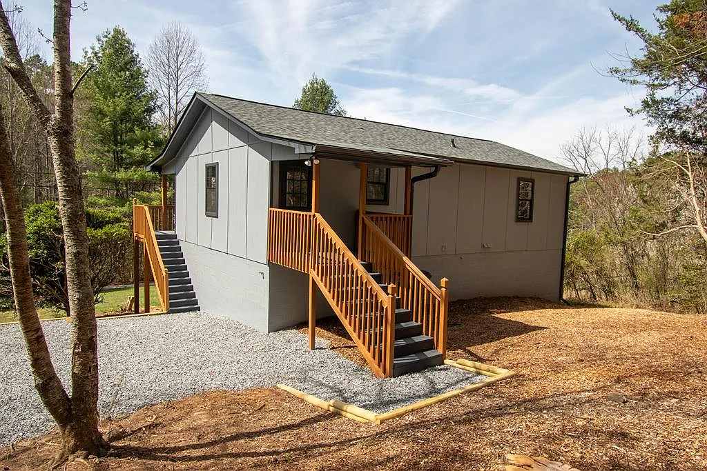 3 bed, $1,600 — Photo 1