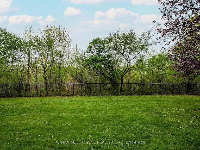 1450 Glen Abbey Gate #214 — Photo 34