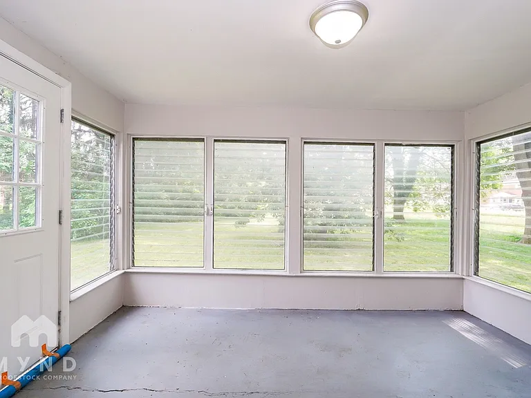 1630 Elaine Rd — Photo 11