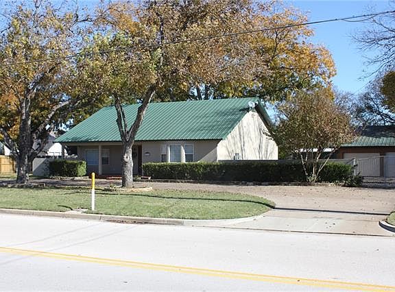 2nd image of 2514 Murphy Dr