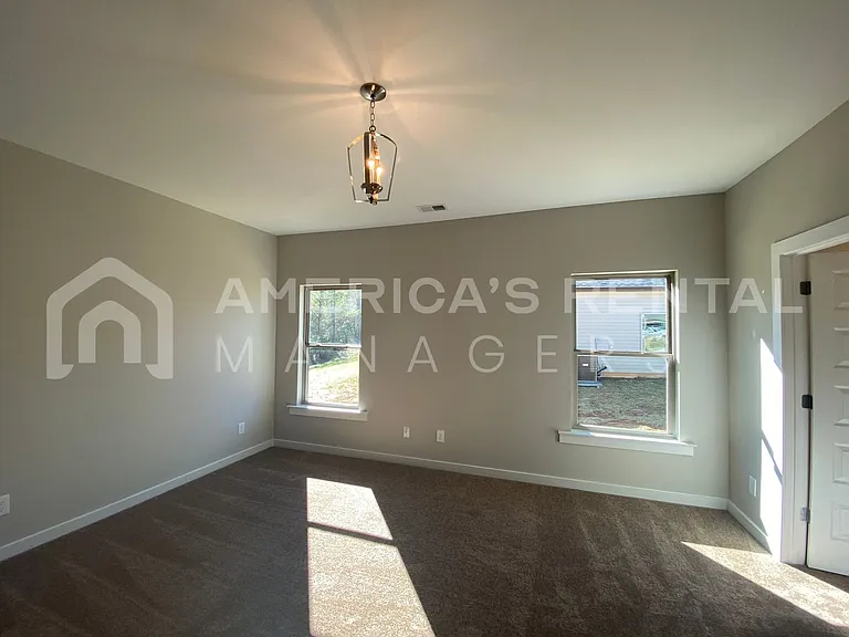 145 White Oak Cir — Photo 12