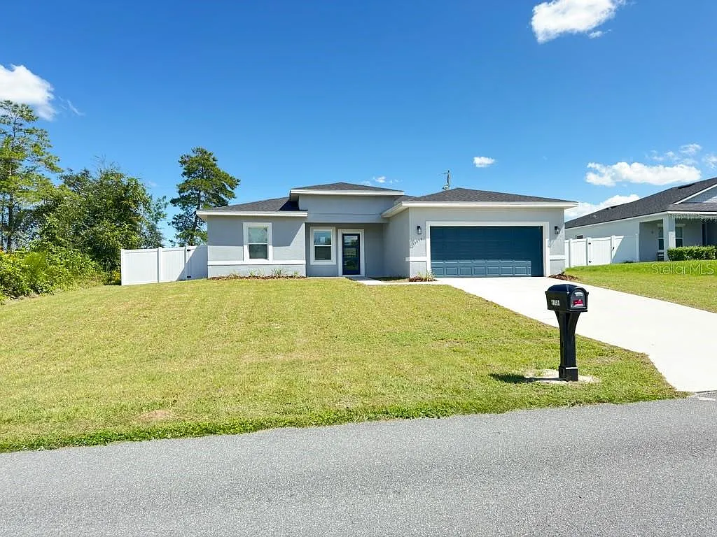 4 bed, 2.0 bath, 1833 sqft, $2,050 — Photo 3