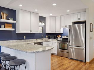 1048 Bridge St, Shoreview, MN 55126