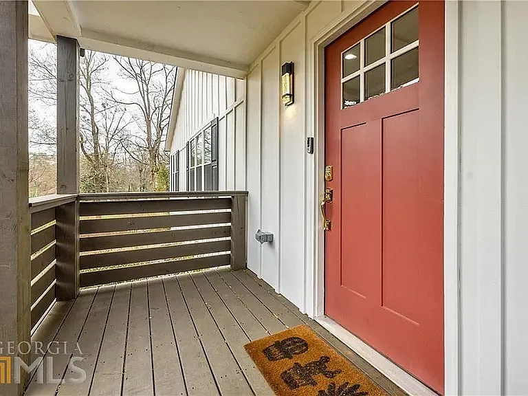 2573 Joyce Ave — Photo 3