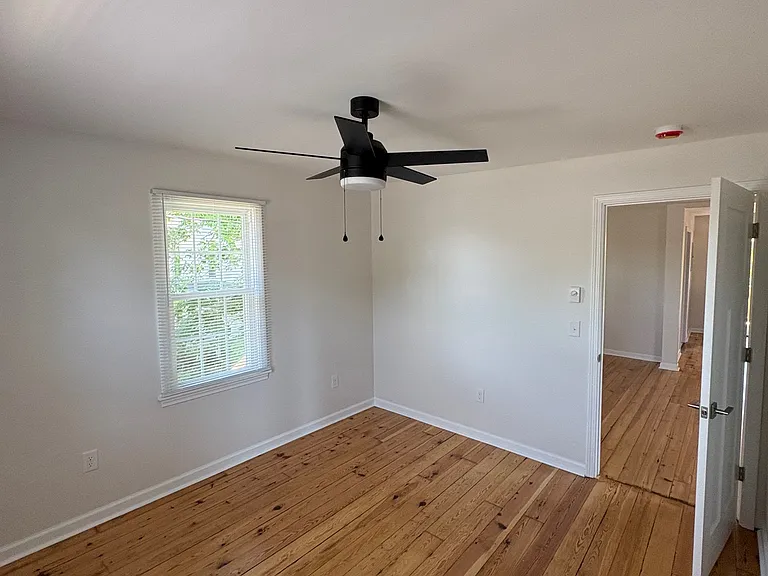 209 E Main St #B — Photo 10