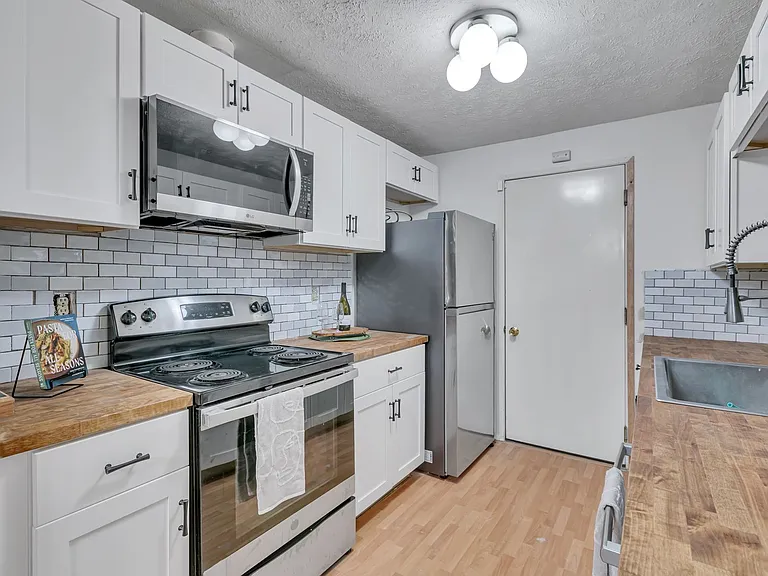8011 116th St E — Photo 8