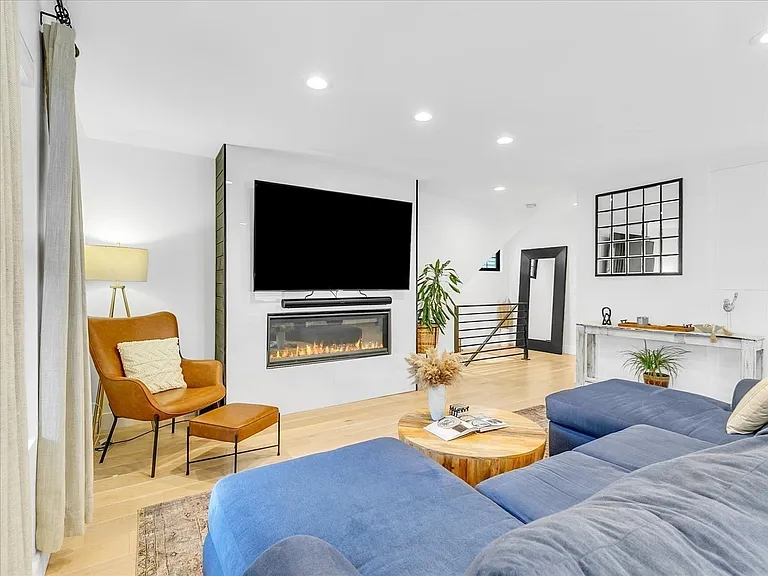 23 Princeton St — Photo 4