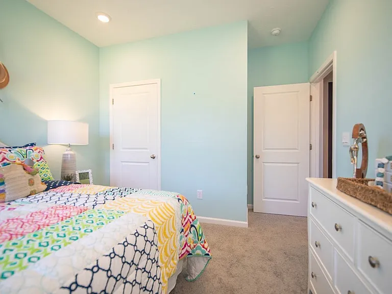 Sandalwood — Photo 30
