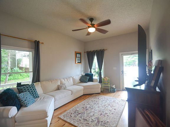 4th image of 1605 E Durham Ct