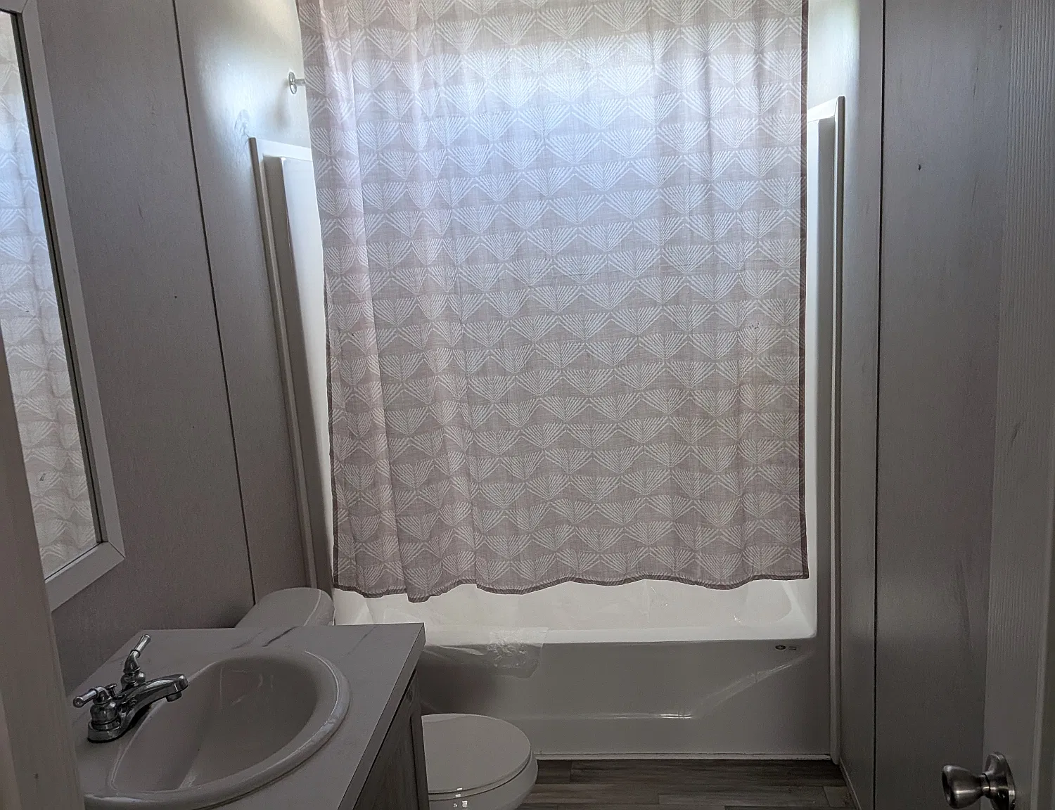 4 bed, 2000 sqft, $2,000 — Photo 2