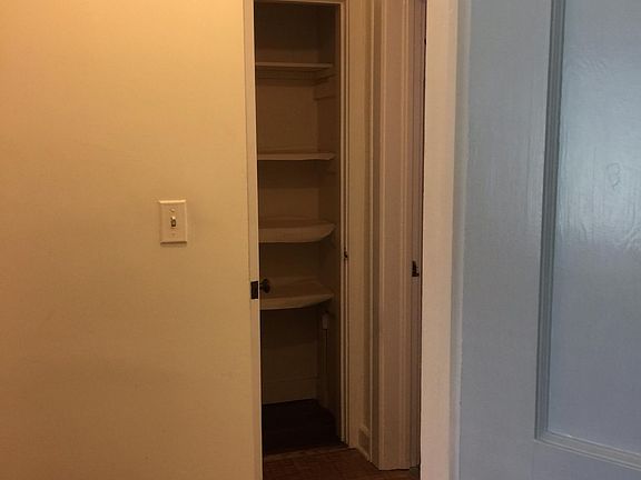 4th image of 610 4th Ave W APT 3