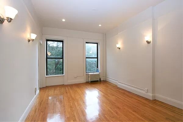 1st image of 470 Bergen St APT 3R