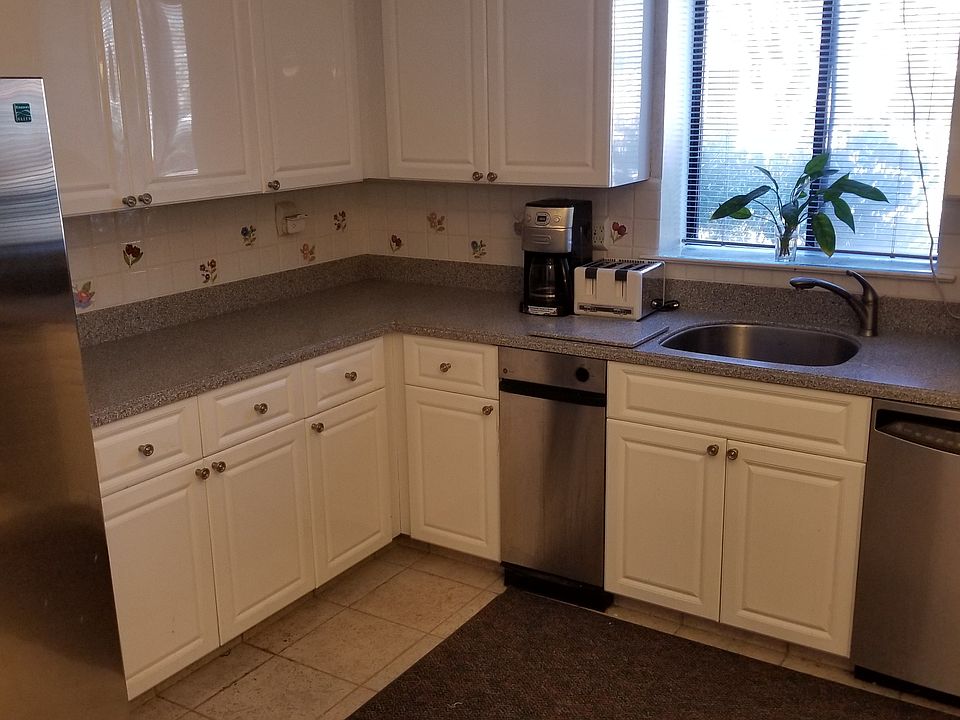 1st image of 99 S Park Ave APT 32