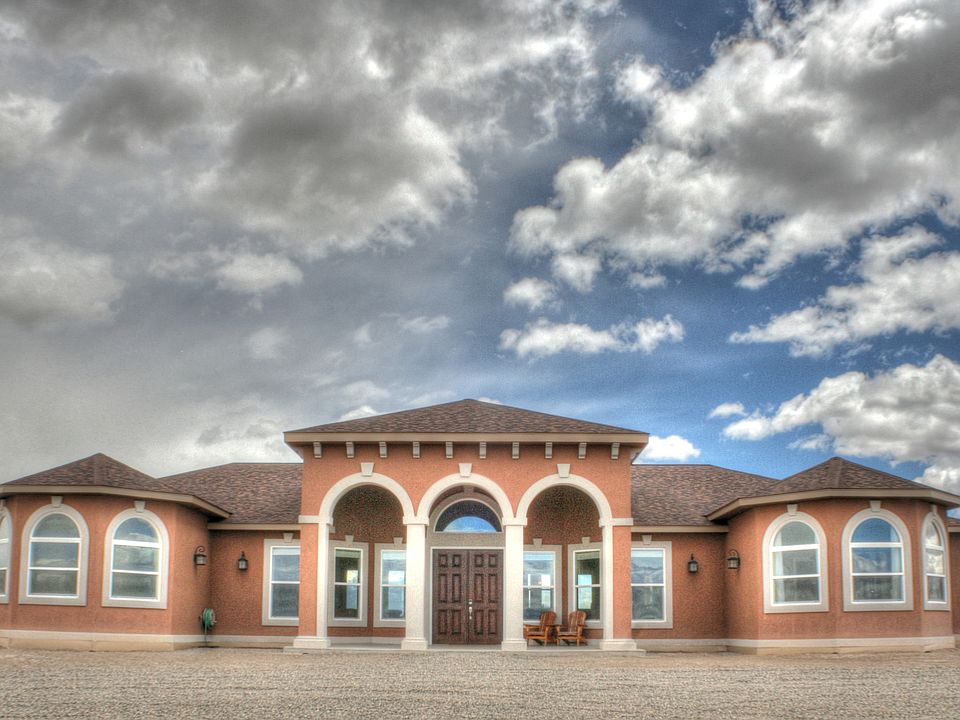 Beautiful Custom Home!