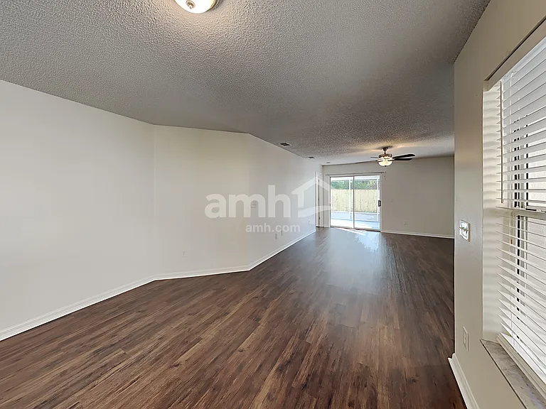 2273 Heathwood Cir — Photo 6