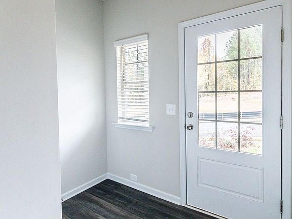 5th image of 427 Tines Dr