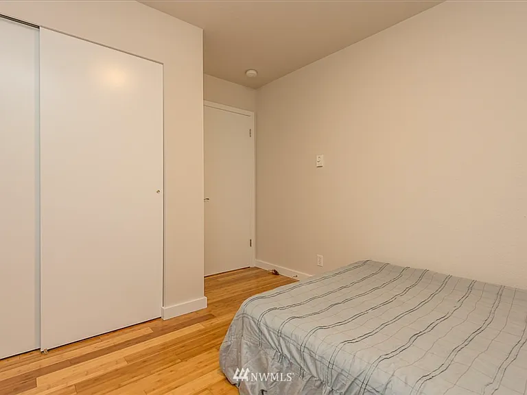 5321 N Pearl St #204 — Photo 12