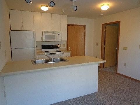 4th image of 210 Lakelawn Pl APT 1C