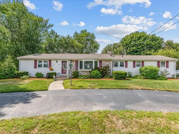 163 Pearse Rd, Swansea, MA 02777