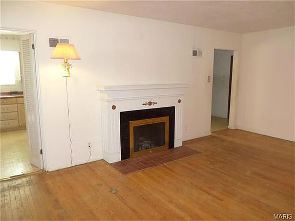 3rd image of 5638 Sutherland Ave