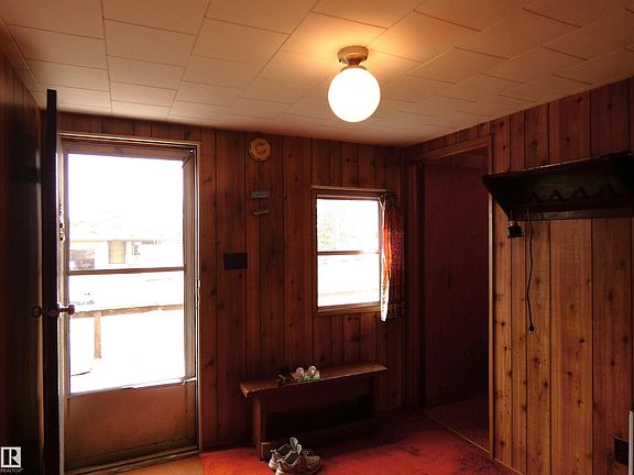 5th image of 706 Meadow Ave