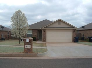 812 Crown Heights Ln, Purcell, OK 73080