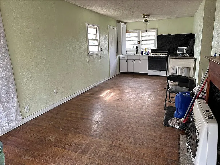 315 N Hardin Ave — Photo 5