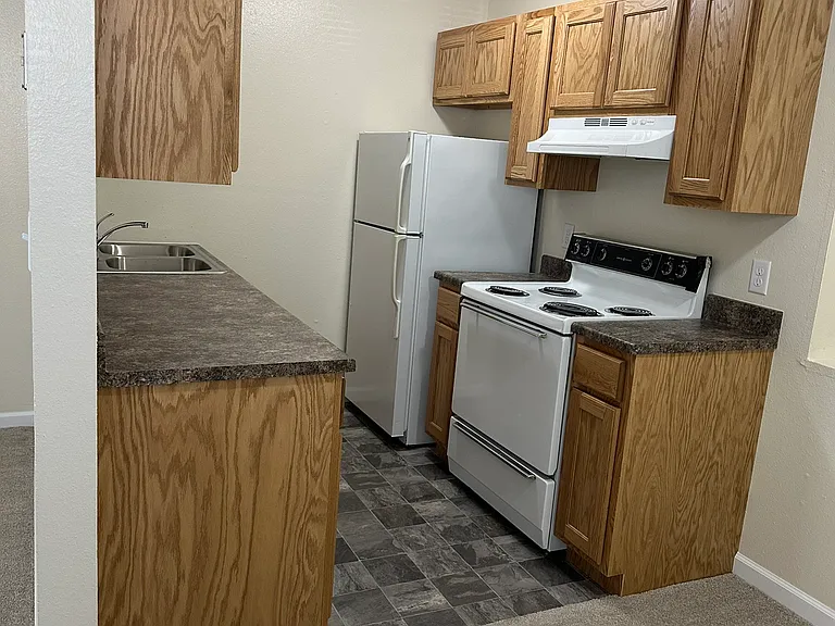 424 W Dodson St — Photo 5