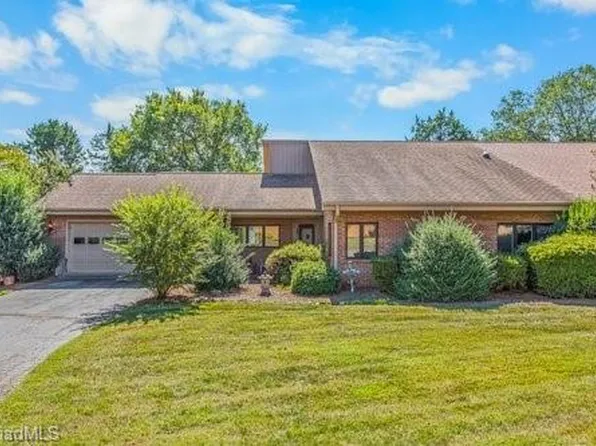 150 Oleander Dr, Bermuda Run, NC 27006