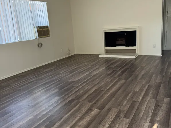6409 11th Ave Unit 1/2, Los Angeles, CA 90043