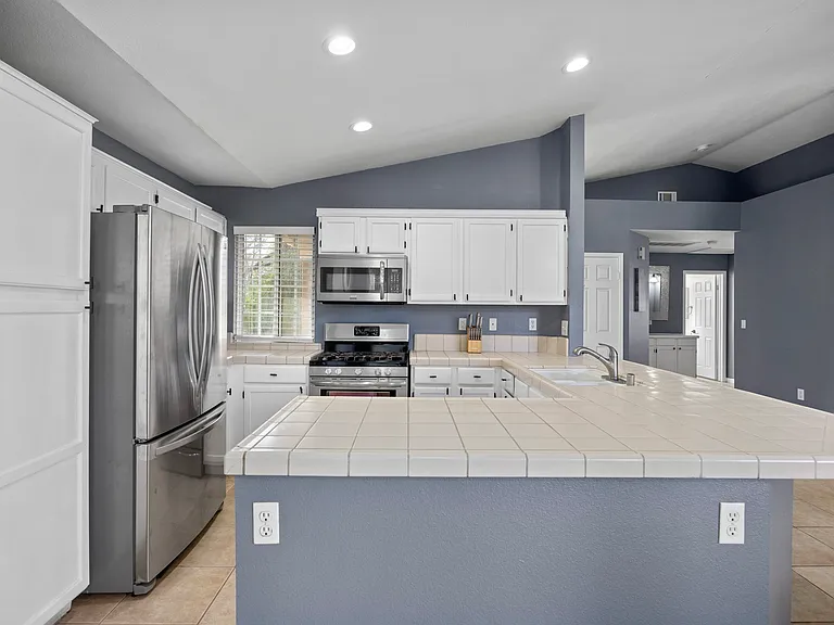 9506 Ravenrock Dr — Photo 7