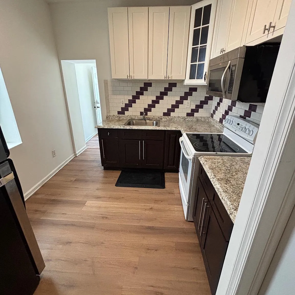 1 bed, 1590 sqft, $1,350 — Photo 2