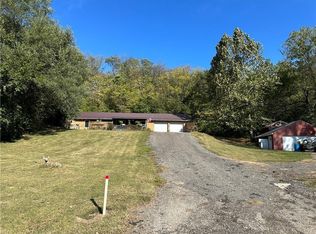 147 SE Moore Rd, Saint Joseph, MO 64504