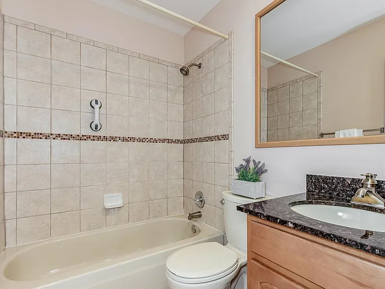 7622 S Cove Cir — Photo 16